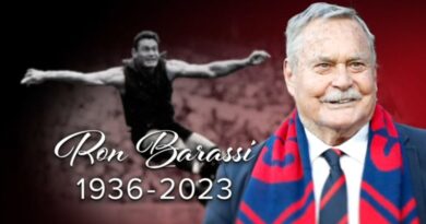 Huyền thoại AFL Ron Barassi qua đời ở tuổi 87