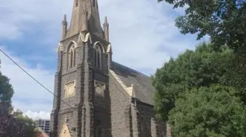 Nhà thờ Melbourne bị hư hại trong vụ hỏa hoạn đáng ngờ