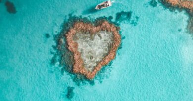 Choáng ngợp loạt hòn đảo hình trái tim độc đáo nhất thế giới