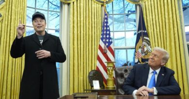 No, Donald Trump hasn’t put a massive cross in the Oval Office