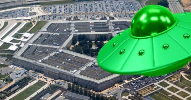 Lầu Năm Góc tung thêm hồ sơ về những lần chạm trán UFO Lầu Năm Góc tung thêm hồ sơ về những lần chạm trán UFO