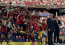 Trump phớt lờ chủ tịch FIFA, bị mời ra khỏi bục nâng cúp của Tây Ban Nha