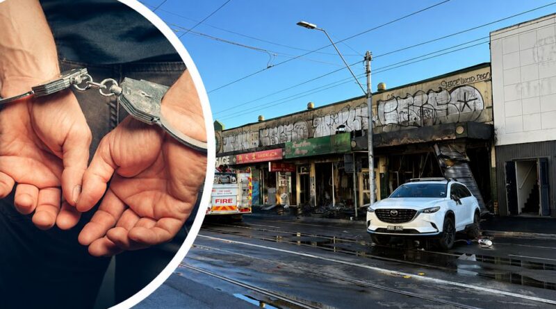 Victoria St: Thiếu niên bị buộc tội gây cháy doanh nghiệp thiệt hại $2 triệu ở Abbotsford