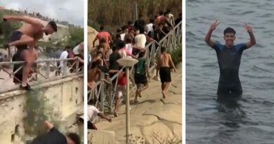 57 người tử vong: 60.000 người di cư Morocco tràn vào Tây Ban Nha