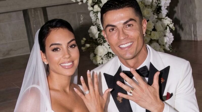 Ronaldo bí mật cưới Georgina sau 10 năm bên nhau