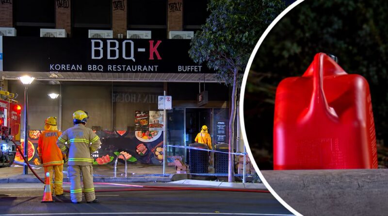 Thiếu niên bị bắt sau vụ cháy tại nhà hàng BBQ Hàn Quốc ở Springvale Thiếu niên bị bắt sau vụ cháy tại nhà hàng BBQ Hàn Quốc ở Springvale